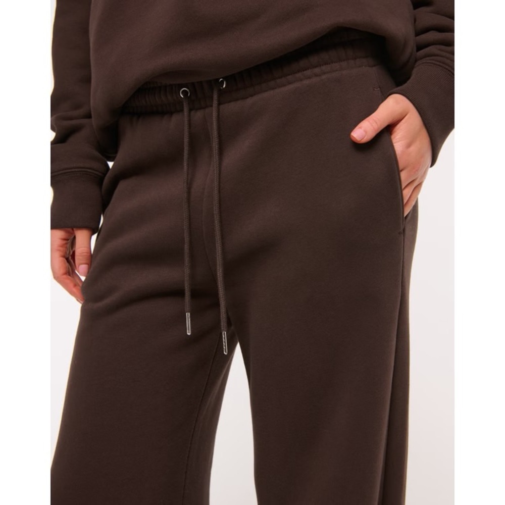 High Rise Wide Leg Sunday Sweatpant - Picture 8 of 10
